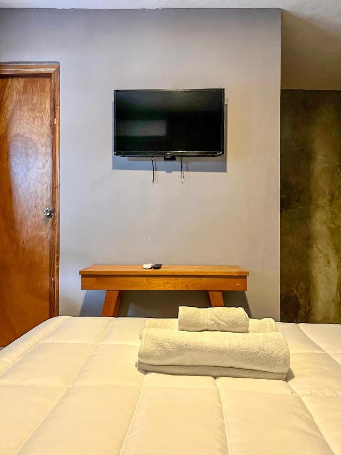 Ariche Valladolid Hotel & Hostal Exteriör bild